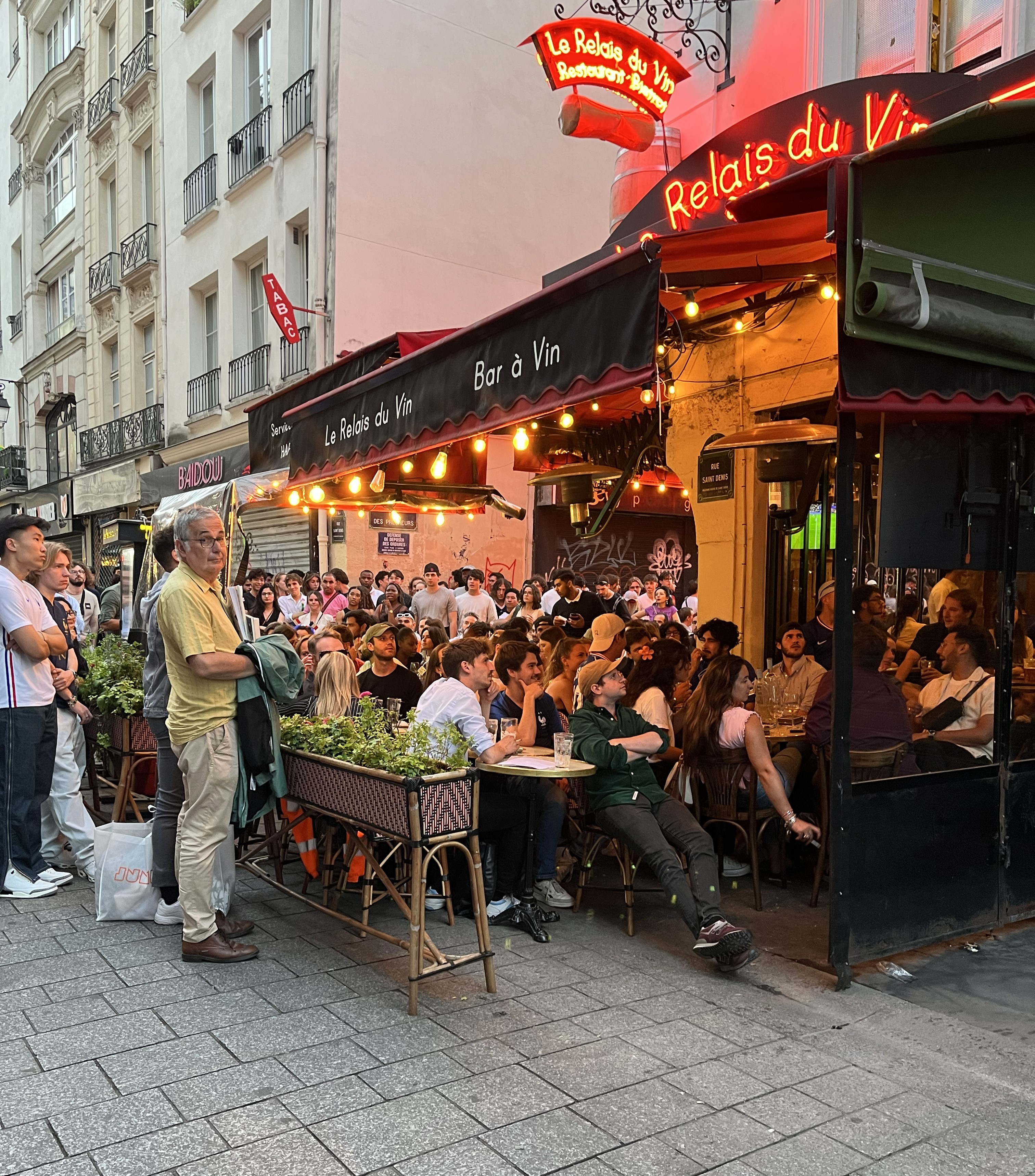 People watching football in Paris